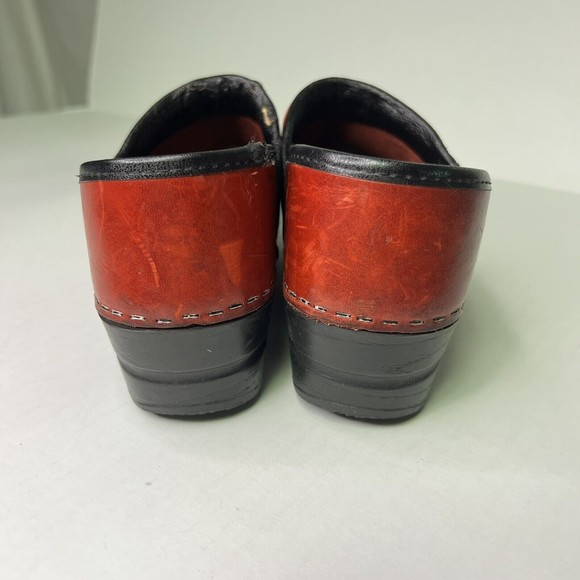 Dansko Red Leather Professional Comfort Mule Slip On Clogs Size 37 / 7 - Picture 4 of 10
